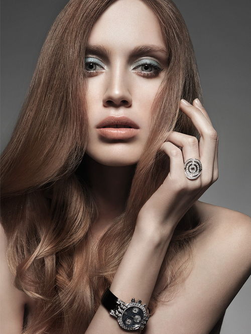 法式優(yōu)雅與時尚藝術的碰撞 Cyril Lagel鏡頭下的藝發(fā)首飾女郎